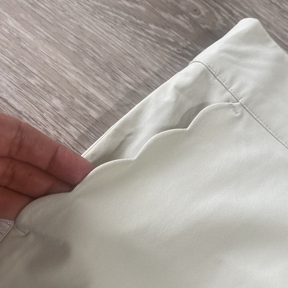 VINEYARD VINES SCALLOP 17" SKORT SKIRT Size 4. - Picture 3 of 8